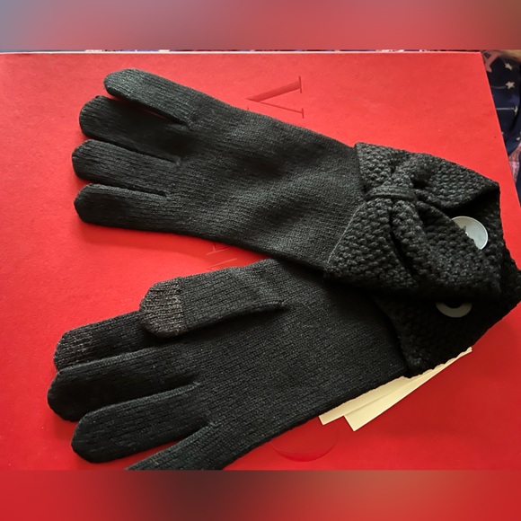 2 Uggs gloves - Picture 3 of 8